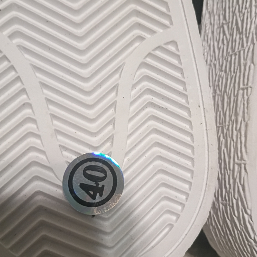 New Classy Monogram Quiet Luxury Sneakers - Picture 5 of 6